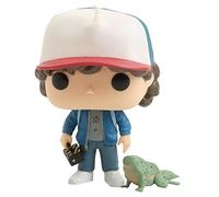 Funko - Stranger Things-Dustin with Dart Exclusive Figurita, Multicolor, 24363