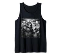 Funny Alien and Bigfoot Selfie UFO Rock on Sign Sasquatch Camiseta sin Mangas