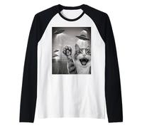 Funny Cat Selfie with UFOs - Alien Adventure tee Camiseta Manga Raglan