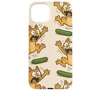Funny Cats Jumping from Cucumbers Cartoon Pet Humor Carcasa para iPhone 15 Plus