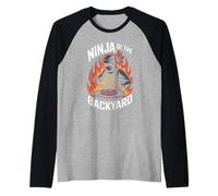 Funny Ninja of The Backyard Saying BBQ Humor Grill Mujeres Hombres Camiseta Manga Raglan