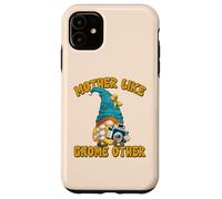 Funny Travel GNOME For Photographer Mom and Retired Grandma Carcasa para iPhone 11
