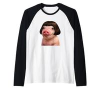Funny Viral Pig with a Bob Haircut Black Hair Pig Meme Wig Camiseta Manga Raglan