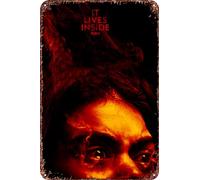 FYELVO Cartel de metal con texto en inglés «It Lives Inside Movie» para decoración de sala de estar, cafetería, letrero decorativo para pared, 12 x 8 pulgadas
