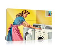 FZFN Arte de pared divertido con texto en inglés "Woman Operating Washing Machine In Retro Kitchen Haves Awesome - Men Funny Wall Art Decoration" (30 x 40 cm)
