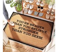 FZFN Tapete de entrada a cuadros con texto en inglés "You're Braver Than You Believe, Stronger Than You Seem", resistente al agua, para pasillo/puerta del 4 de julio, tapete para puerta delantera