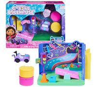 Spin Master Casa de muñecas Gabby con coche, 2 accesorios, 2 muebles, 2 cajas sorpresa 3 años+