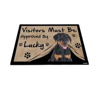GABSHAIM Felpudo con texto en inglés «Visitors Must Be Approved by The Dog» divertido cachorro Doberman, tapete para decoración del hogar, 15.7 x 23.6 pulgadas