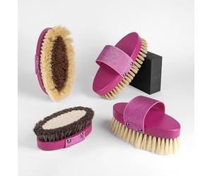 GALOP WEAR Juego de cepillos para caballos de materiales naturales, juego de cuidado de caballos de 4 piezas hecho a mano para jinetes profesionales y amantes de los caballos, limpieza suave e intensa