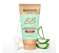 Garnier BB Cream antiedad SkinActive, para piel uniforme y arrugas reducidas, aspecto natural, enriquecida con ácido hialurónico, aloe vera y pigmentos minerales, SPF 25, tono medio oscuro
