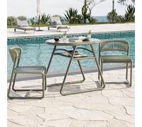 GarveeLife Conjunto bistró para Exterior - Mesa Redonda y 2 sillas de Hierro con Asiento de Cuerda PE, Resistente a la corrosión, fácil Limpieza, Compacto y Colorido, Ideal para terraza, balcón o