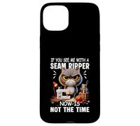 Gato cosiendo «You See Me with a Seas Ripper», Ahora no es el Momento Carcasa para iPhone 15 Plus