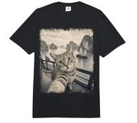 Gato Tomando Selfie Ha Long Bay Vietnam Comfort Colors Adult Heavyweight T-Shirt
