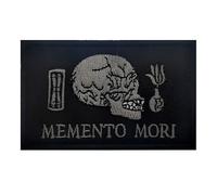 Gemelolandia | Parche Termoadhesivo Memento Mori Frase Estoica de la Filosofía - Edición Limitada - 5 x 8 cm - Ideal para mochilas y ropa (Modelo 4)