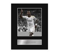 Generic Vinicius Junior RM - Foto firmada y firmada con autógrafo (25,4 x 20,3 cm)