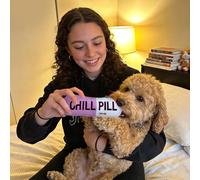 Genérico Squeaky Dog Toy, Pill Shape Chew, 7.87 Inches Stuffed Puppy Toy with Sturdy Fabric, Chewing Toys, Squeaker Toys with Sturdy Build, Dog Toyy for Home and Apartment Pet Lovers