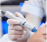 Gesichtsbehandlung - IS CLINICAL + Aqua Facial