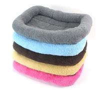 GGoty Cama suave para gatos, cojín mediano de forro polar para mascotas, cama de lana de cordero, canasta de dormir calmante para gatos, cojín antideslizante para cachorros (M (47 x 36 cm), color rosa