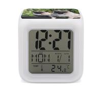 GHENBLT Pugs in The Garden - Reloj despertador digital para dormitorio, reloj despertador digital con batería, reloj despertador con luz, reloj despertador LED, reloj despertador pequeño con