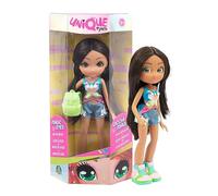 Giochi Preziosi ÚNICO Eyes, Muñeca de 25 cm - Colección Mariposa - Victoria, con su Mirada Que te Sigue a los Ojos, con Ropa Primavera Verano, Juguete para niños a Partir de 3 años, MYM441