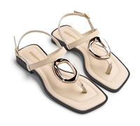 Gioseppo MATUU - Sandalias de Piel Metalizada con Joya para Mujer, Detalles de Tachas y Correa Ajustable, Diseño Elegante y Cómodo, Color Off-White, Talla 37