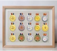GIUPLOKID exhibición de la Medalla, Tamaños múltiples de la Caja Almacenamiento del Marco exhibición Medalla Madera sólida for Las medallas Militares los Deportes Guerra(15 Medals,50 * 35cm)