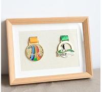 GIUPLOKID exhibición de la Medalla, Tamaños múltiples de la Caja Almacenamiento del Marco exhibición Medalla Madera sólida for Las medallas Militares los Deportes Guerra(2 Medals,29.7 * 21cm)