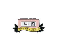 Give Me A Minute 4:19 - Pin esmaltado para fumador de cannabis, regalo divertido para los amantes de la marihuana 420, broche de fumador de marihuana de cannabis, insignias de solapa para amantes de