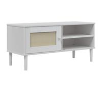 GKHPYURE Mueble TV SENJA blanco 106 x 40 x 49 cm madera maciza pino | 3 compartimentos y 1 puerta, acabado de barniz UV, polirratán boho, mango de madera, requiere montaje