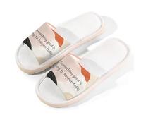 Glilade Pantuflas de casa para mujeres y hombres, antideslizantes, para interiores, puntera abierta, transpirables, de verano, para dormitorio, talla M (algo sucede)