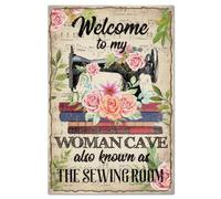 GLOBLELAND "Bienvenido a mi Cueva de Mujeres" Placa de Letrero Vintage de Metal y Hojalata 20×30 cm Decoración de Pared Metálica de Costura Vintage Pintura de Hojalata para Decoración de Hogar Bar