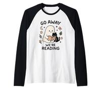 Go Away We're Reading Cute Ghost with Cat Funny Book Lover Camiseta Manga Raglan