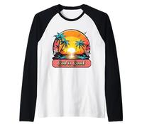 God is Good, with Vintage Tropical Sunset Camiseta Manga Raglan