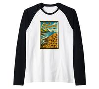 Gráfico artístico vintage de Giant's Causeway, Antrim, Irlanda del Norte Camiseta Manga Raglan