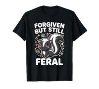 Gráfico Kawaii de Forgiven But Still Feral Sweet Skunk Camiseta