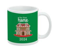 GRAPHICS & MORE Our First Home 2024 - Taza de café de cerámica con diseño de casa de jengibre, tazas de regalo novedosas para café, té y bebidas calientes, 11 onzas, color blanco