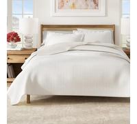 Great Bay Home Juego de edredón de 2 Piezas con Detalles de Punto de Canal con Fundas. Juego de edredón Blanco Individual, Juego de Colcha para Todas Las Estaciones, colección Alicia (Individual,