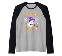 Groovy Forget Candy Give Me a Cat Ghost sujetando a un Gato Negro Camiseta Manga Raglan