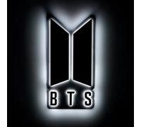 Grupo Erik BTS Lampara pared LED Logo - Decoracion habitacion Kpop | Luz Led Regulable con Cable USB C, Incluye Anclajes, BTS Merchandising Oficial, Regalo Original, 15,8 x 30 cm