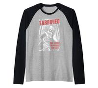 Hacha de terror gótica divertida tarrificada recorta impuestos política zombi Camiseta Manga Raglan