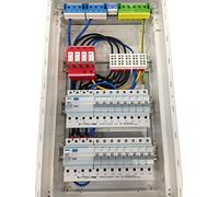 Hager VH36NC Caja de fusibles de pared hueca de 3 filas con protección contra sobretensiones, bloque de abrazaderas, 2 CDA440D, 1 MBN316, 13 MBN116, lista para colgar