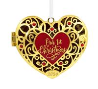 Hallmark Nuestro Primer medallón de corazón de Navidad 2024, Adorno de Navidad, Metal