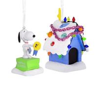 Hallmark Peanuts Snoopy and Holiday Doghouse Adornos de Navidad, Juego de 2