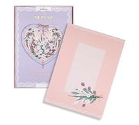 Hallmark Tarjeta de lujo en caja para mamá, diseño tradicional ilustrado de corazón floral, cumpleaños, día de la madre