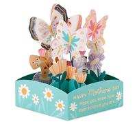 Hallmark Tarjeta para el día de la madre, diseño de flores y mariposas en 3D