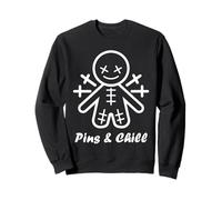 Halloween Horror Pins and Chill Funny Voodoo Doll Sudadera