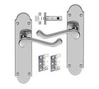 HANDLESTORE Paquete de manijas de puerta con forma de desplazamiento - Palanca de cromo pulido en placa trasera con pestillo tubular de 2.5 pulgadas y bisagras de 3 pulgadas