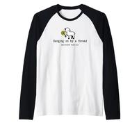 Hanging On by A Thread Jesus Sheep Bible Matthew 9 20-22 Camiseta Manga Raglan