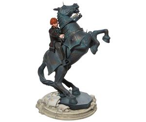 HARRY POTTER Ron on a Chess Horse Masterpiece Figurine Unisex Colección de Figuras Standard, Resina,