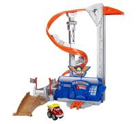 Hasbro 53573148 Chuck y Sus Amigos - Torre Tornado con Coche